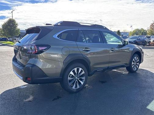 2025 Subaru Outback Touring XT