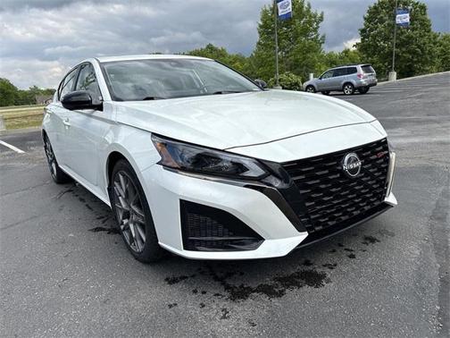 2023 Nissan Altima SR VC-Turbo FWD