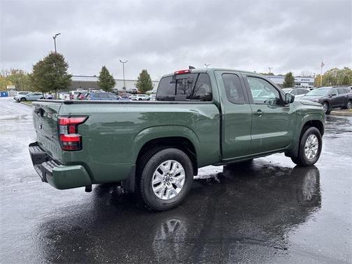 2024 Nissan Frontier SV