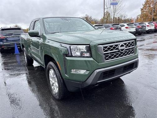 2024 Nissan Frontier SV