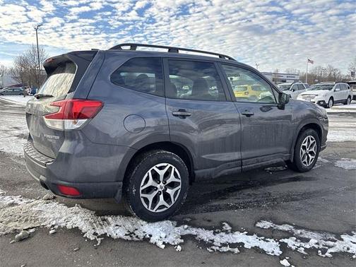 2024 Subaru Forester Premium