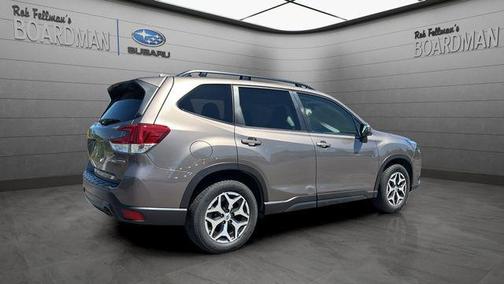 Brilliant Bronze Metallic 2022 Subaru Forester Premium