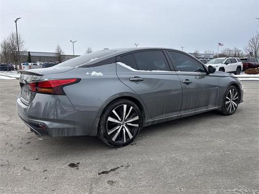 2021 Nissan Altima SR FWD