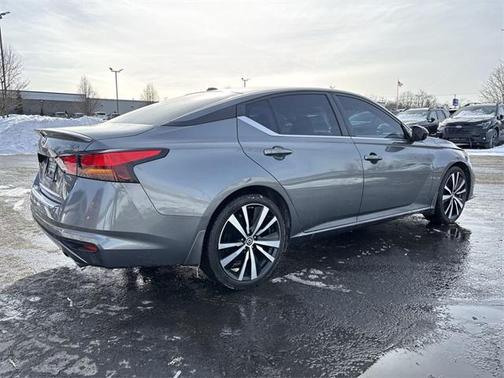 2021 Nissan Altima SR FWD