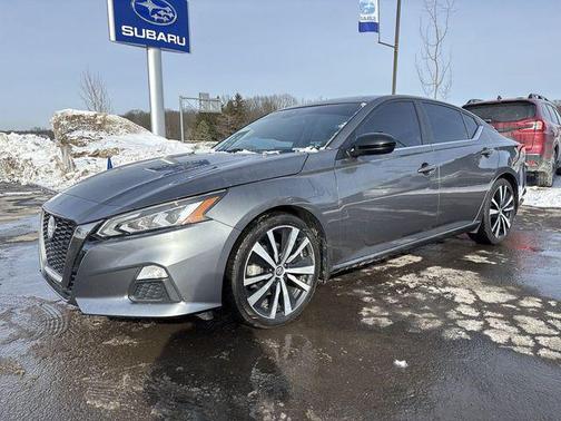 2021 Nissan Altima SR FWD