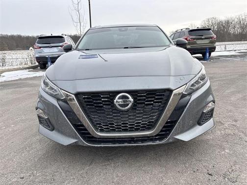 2021 Nissan Altima SR FWD