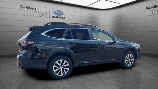 Crystal Black Silica 2023 Subaru Outback Premium