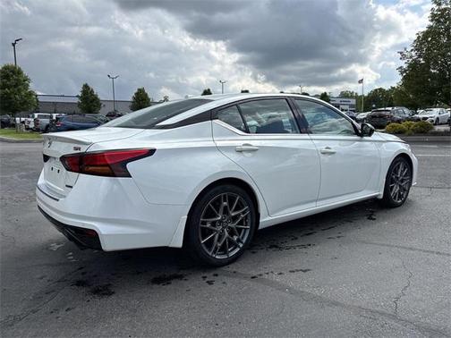 2023 Nissan Altima SR VC-Turbo FWD