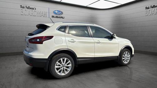 2022 Nissan Rogue Sport SV