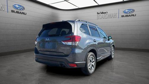 Magnetite Gray Metallic 2024 Subaru Forester Premium