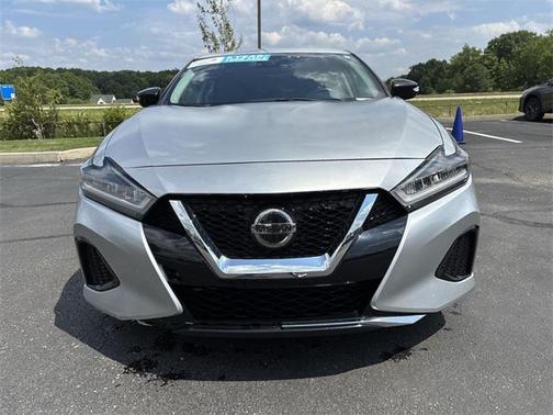 Brilliant Silver Metallic 2021 Nissan Maxima 3.5 SV
