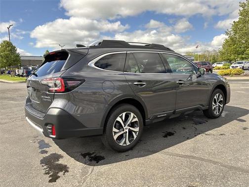 2022 Subaru Outback Touring XT