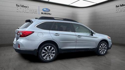 Ice Silver Metallic 2017 Subaru Outback 2.5i Limited