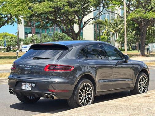 Agate Grey Metallic 2017 Porsche Macan Macan