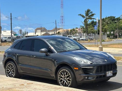 Agate Grey Metallic 2017 Porsche Macan Macan