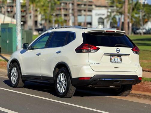 2018 Nissan Rogue SV