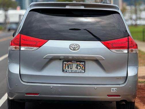 2011 Toyota Sienna XLE