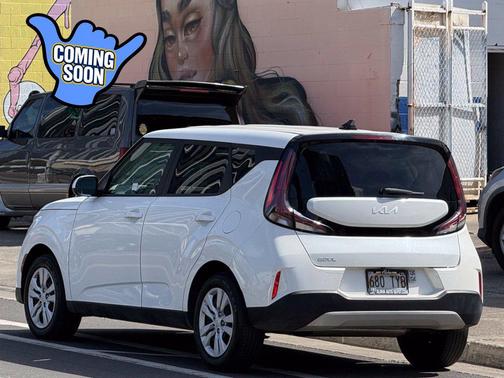 Snow White Pearl 2023 Kia Soul LX