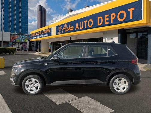 Black Noir Pearl 2020 Hyundai VENUE SE