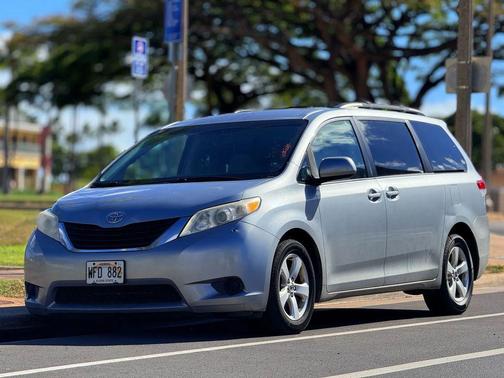 2014 Toyota Sienna LE