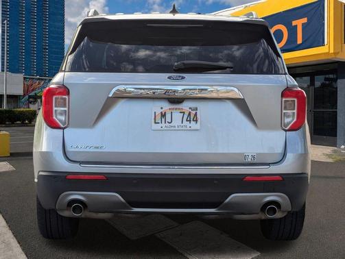Silver Metallic 2022 Ford Explorer Limited