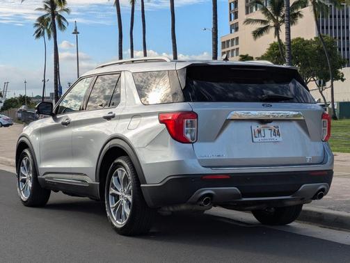 Silver Metallic 2022 Ford Explorer Limited