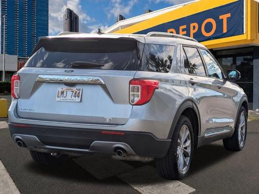 Silver Metallic 2022 Ford Explorer Limited