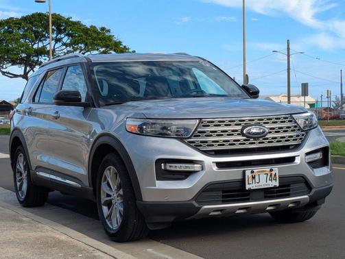 Silver Metallic 2022 Ford Explorer Limited