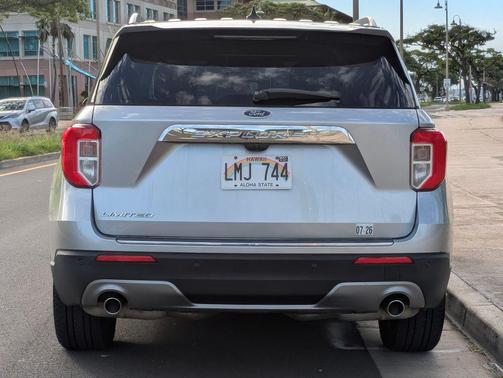 Silver Metallic 2022 Ford Explorer Limited