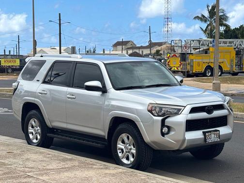 Classic Silver Metallic 2016 Toyota 4Runner SR5