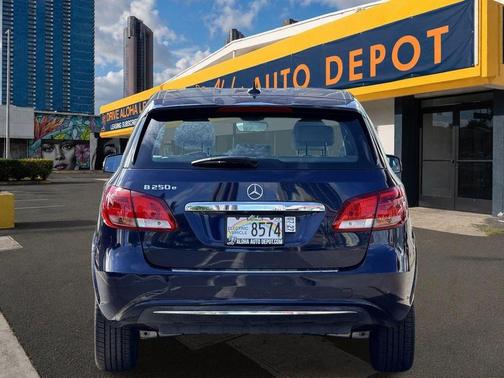 Lunar Blue Metallic 2017 Mercedes-Benz B-Class B 250e