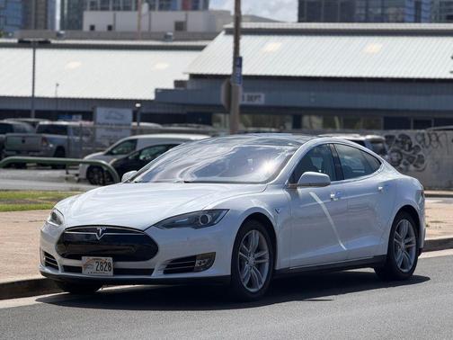 Pearl White 2013 Tesla Model S Base