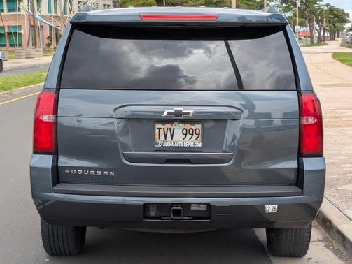 Shadow Gray Metallic 2019 Chevrolet Suburban LS
