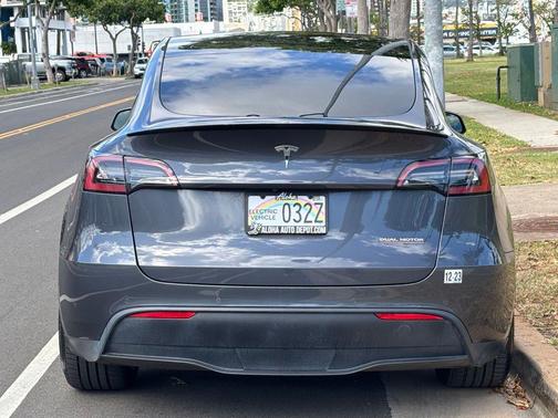 Midnight Silver Metallic 2022 Tesla Model Y Performance Dual Motor All-Wheel Drive