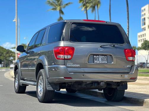 2005 Toyota Sequoia SR5