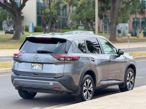 Gun Metallic 2022 Nissan Rogue SV