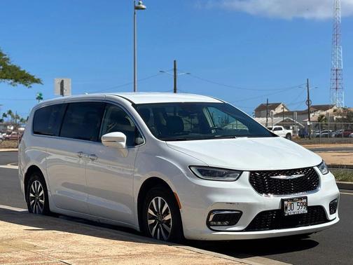 2022 Chrysler Pacifica Hybrid Touring L