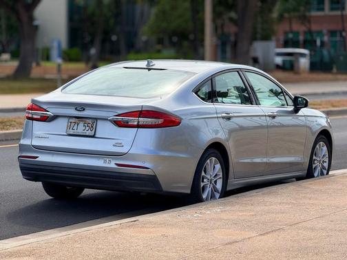 2020 Ford Fusion Hybrid SE