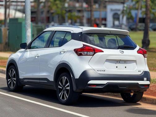 2019 Nissan Kicks SR
