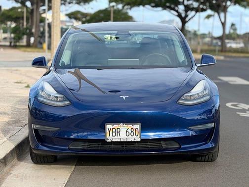 Deep Blue Metallic 2019 Tesla Model 3 Standard Range Plus