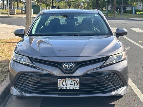 Predawn Gray Mica 2019 Toyota Camry Hybrid LE