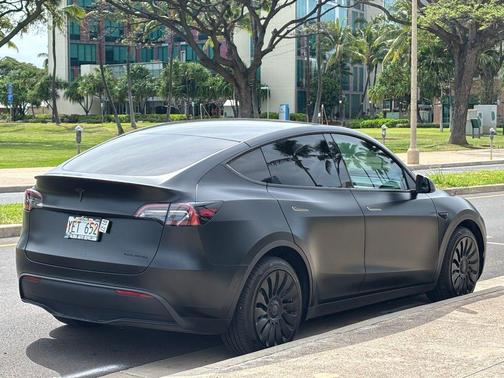 2022 Tesla Model Y Long Range Dual Motor All-Wheel Drive