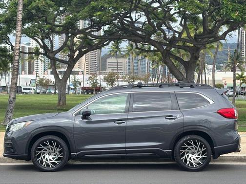 Magnetite Gray Metallic 2020 Subaru Ascent Limited 8-Passenger