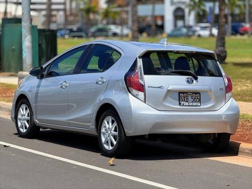 2016 Toyota Prius c Two