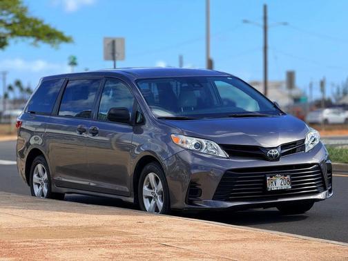 2019 Toyota Sienna SE