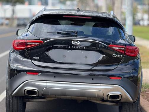 2018 INFINITI QX30 Premium