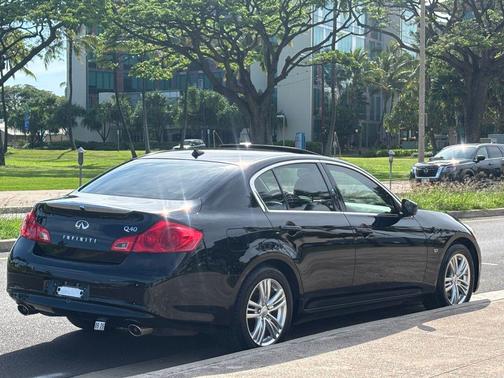Black Obsidian 2015 INFINITI Q40 Base