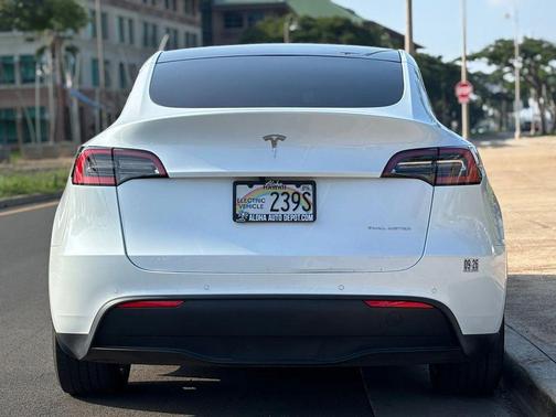 2021 Tesla Model Y Long Range Dual Motor All-Wheel Drive
