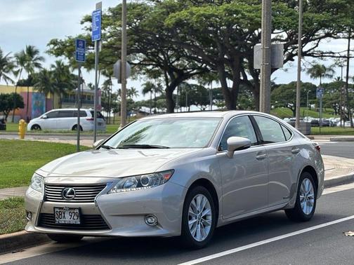 2014 Lexus ES 300h Base