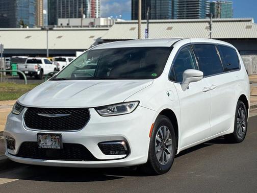 2022 Chrysler Pacifica Hybrid Touring L
